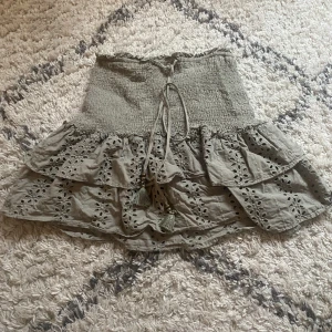 Kjol från zara - Säljer den här superfina kjol från zara. Som inte att köpa längre.