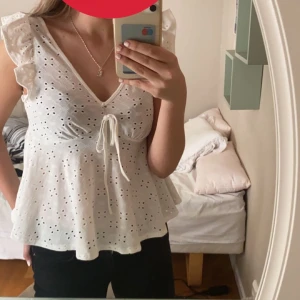 Topp - Säljer denna fina topp från SHEIN pga kommer inte till användning 💕