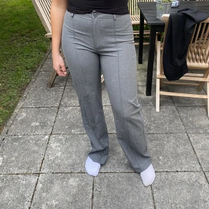 Kostymbyxor🩶 - Pull & Bear🩶pris kan diskuteras