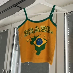 Brazil linne - Brazil linne i storlek S passar oxå XS. Köpt utomlands! Säljs pga att den är för liten för mig! Köparen står för frakt