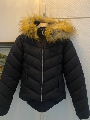 Svea jacka - Jacka ifrån Svea  För barn 