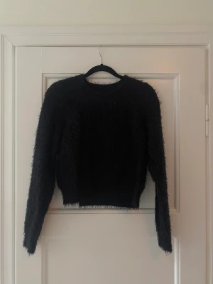 Tröja - En fluffig tröja från Forever 21. Storlek S.