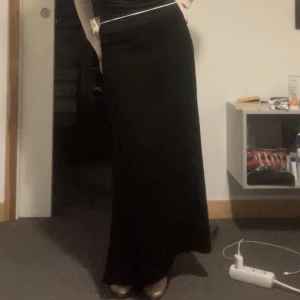 Kjol - Så fin, passar 34-36 ❤️ Köparen står för frakten ❤️❤️❤️