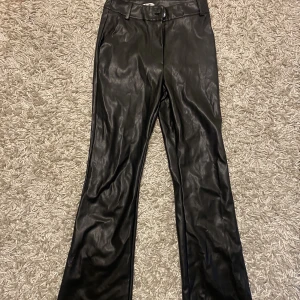 Skinnbyxor  - Passar s/m! Aldrig använda! Från madlady