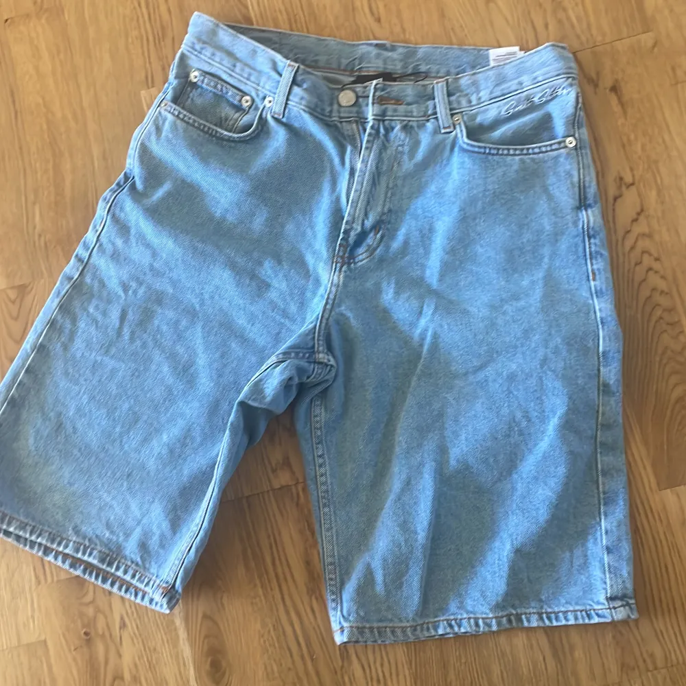 Ljusa skateshorts i bra skick. Sparsamt använda. Shorts.