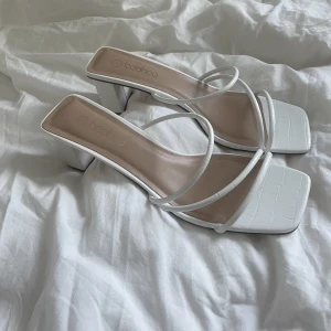 Sandaletter - Helt oanvända sandaletter från boohoo. Storlek 41, passar 40-41! Klackhöjd 6cm😊