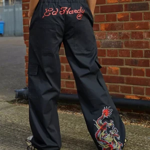 ed hardy cargo - köpta på urban, storlek L men passar M också:-) knappt använda, köpt för 900kr på hemsidan