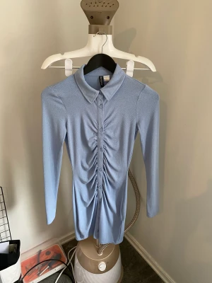 Klänning H&M - Aldrig använd. Inga anmärkningar. 