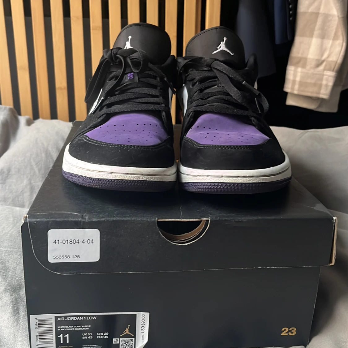 Jordan 1’s ”Court Purple” Low - 90