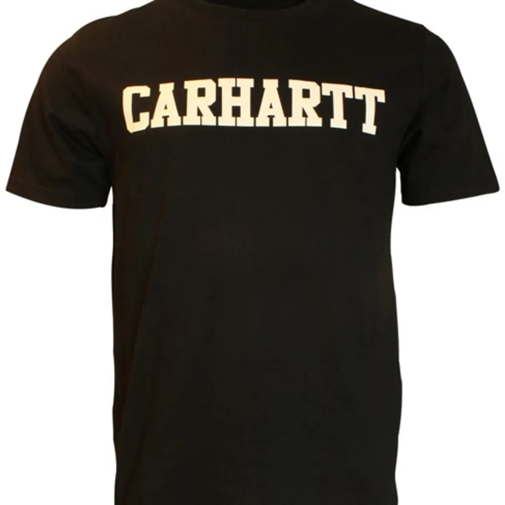 Säljer denna svarta carhartt t-shirten då den inte kommer till användning. Den är i superbra skick och det finns inga defekter!!. T-shirts.
