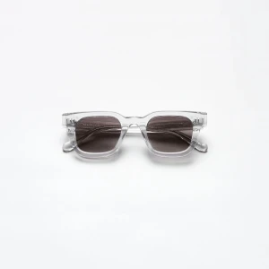 Chimi 04 grey - Jag säljer mina chimi glasögon. Har haft i några månader och är fortfarande i ganska bra skick. Möts bara i Stockholm 