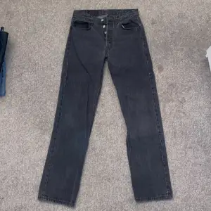 Grå 501 Levis jeans W30 L32!