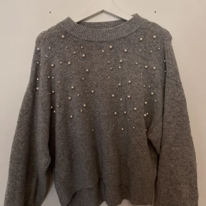 Stickad tröja grå - Från H&M, storlek XS