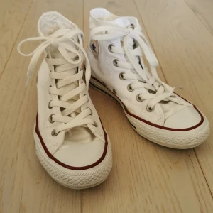 Converse - Vita converse i storlek 36.5