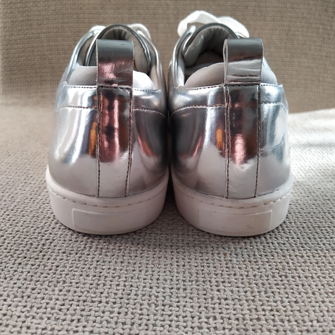 Helt nya Aldo Dam silver sneakers 40  - 91