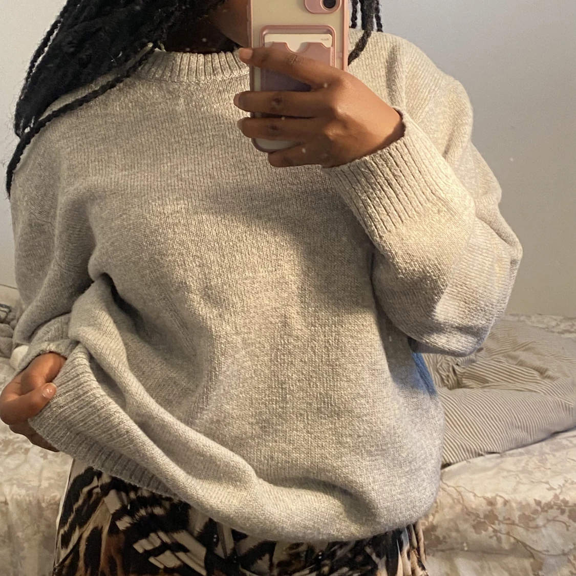 Grå stickad tröja  - 90