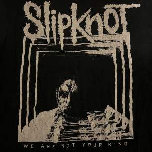Slipknot wanyk t-shirt köpt på EMP. Säljer då den aldrig används länge. Pris går alltid att diskutera :)) 