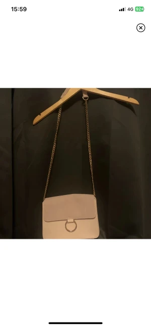 Pieces väska  - Helt ny, aldrig använd 