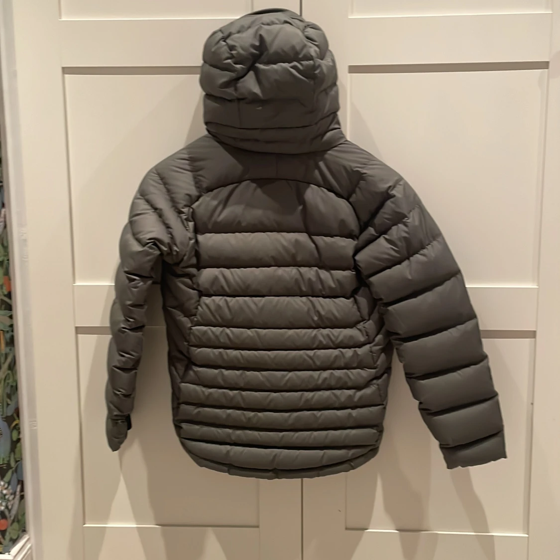 Barn Nike dunjacka 10-12y militärgrön - 90