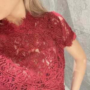Vinröd topp - Supersöt vinröd topp från zara ❤️‍🔥Endast använd ett fåtal gånger! 