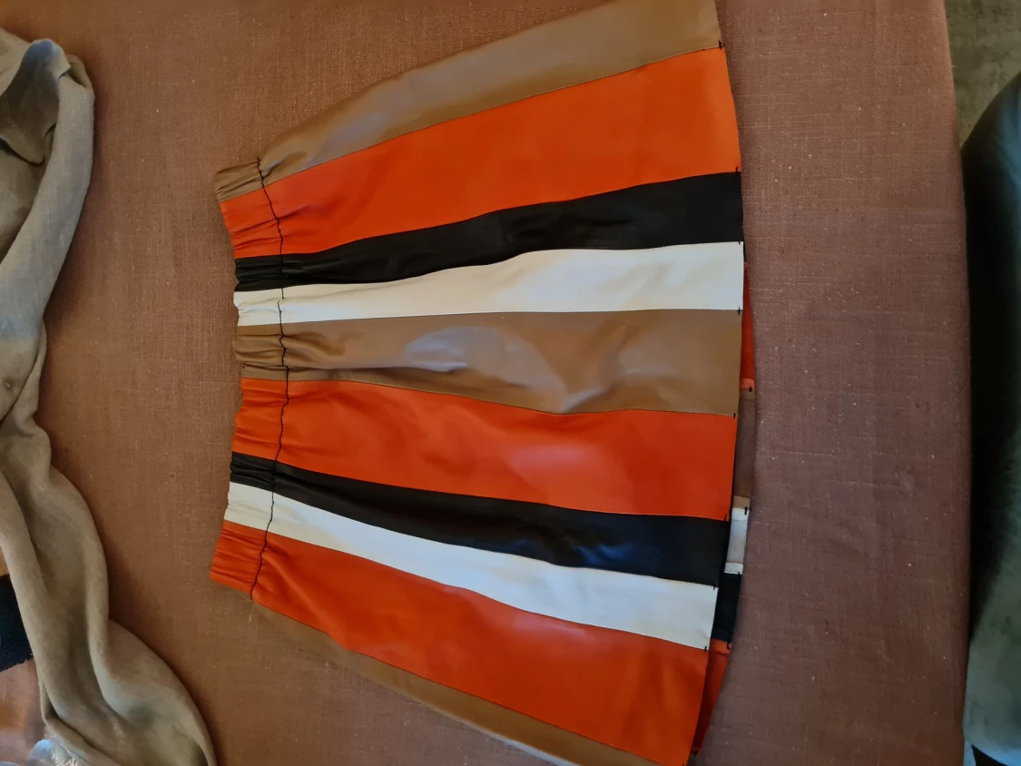 Stand studio skinnkjol - 90