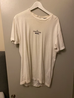 Stone island tröja - Använd rätt så mycket, fortfarande i bra skick, vid snabbaffär kan pris diskuteras