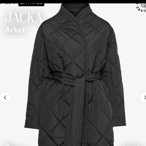 Jacka - Jättefin kappa från Arket. Passar inte mig längre.