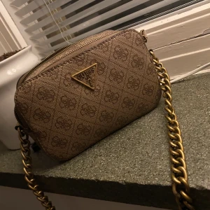 Guees väska  - En fin väska i ett bra skick.