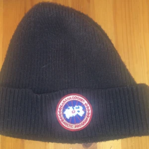 Canada gose mössa  - Den är har tappat lite av sin färg 