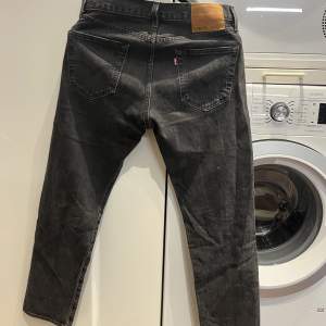 Levi’s jeans 501 storlek 30/30 bra passform Skick 8/10 Nypris 1100kr Betalning genom Swish