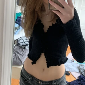 Svart topp - Jättefin svart topp från Nelly.