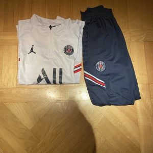 PSG tracksuit 164 - Helt ny oanvänd PSG tracksuit storlek 164. Kontakta för mer frågor.