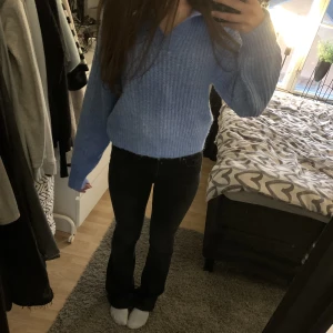 Stickad tröja - Jätte snygg stickad tröja från Gina har aldrig använt den så den är i ny skick💞