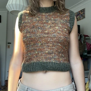 Stickad crop top - Stickad snygg crop top köpt i Danmark 