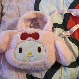 My melody väska  - En liten crossbody/handbag snario väska 😻 aldrig använd, jättefint skik 🫶