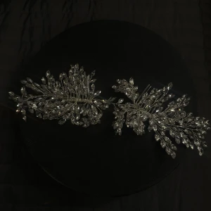 Hår accessoar  - Säljer min fina håraccessoar. 150 kr aldrig använd 