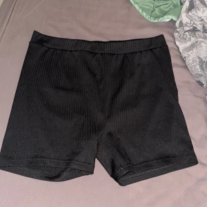 Cykel byxor - Ett par cykel byxor i storlek XL. Men sitter som L/M Korta