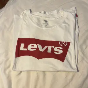 Äkta Levis tröja, använd fåtal gånger 