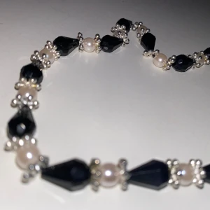 Pärl halsband - Halsband, tror de är hemma gjort. Kommer inte till användning.