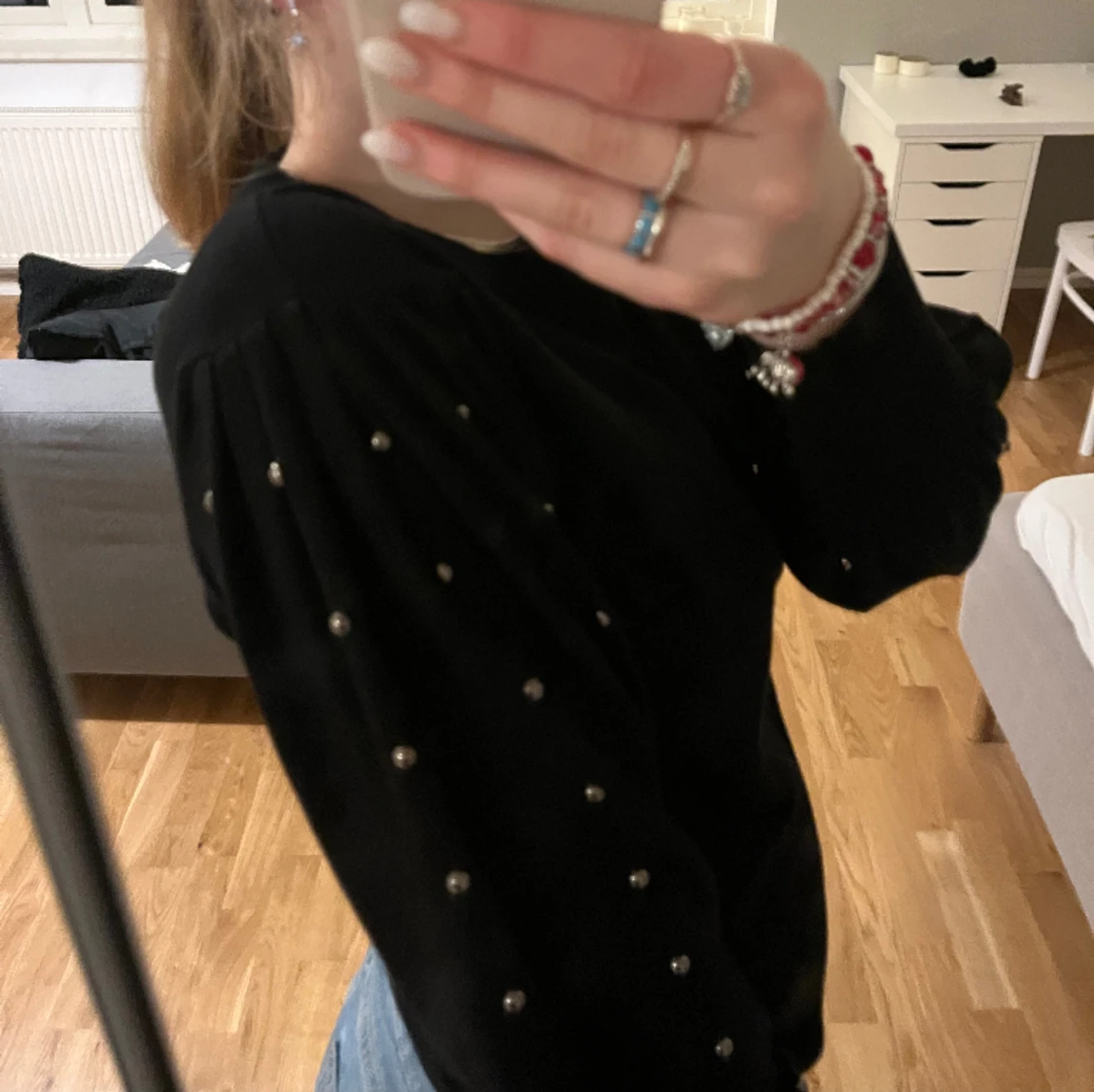 tjocktröja med nitar - 90