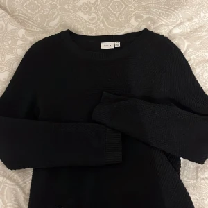 svart tröja - skriv vid intresse 💗