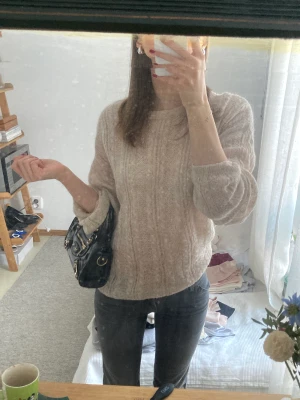 Stickad tröja  - Superfin och lyxig! 