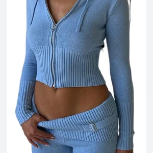 catania club set  - Säljer detta trendiga blåa set från catania! Köpt för över 1000kr säljer billigare då jag använt den 2 gånger. 