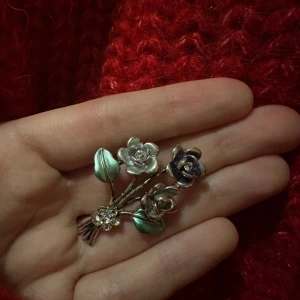 Söt vintage brosch  - Söt brosch :) fint skick!