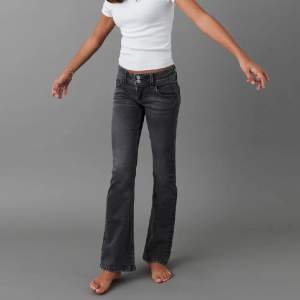 Jätte fina Lågmidjade jeans från Gina trickot. (Slutsålda)❤️🥰använda 1 gång så nyskick!! Nypris 350kr❤️