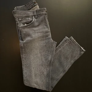 Nudie Jeans co - w30/ L32 - Använd ytterst få gånger. Pm för mer bilder och info.