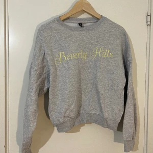 Hm tröja - Använd ett fåtal gånger och är i jättebra skick!