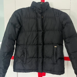 Jacka Denim & Supply Ralph Lauren  - Vinterjacka från Denim & Supply Ralph Lauren. Huva saknas. Litet hål på ärm (ca 1,5 cm se bild) (Inget RL märke fram, bara etikett)