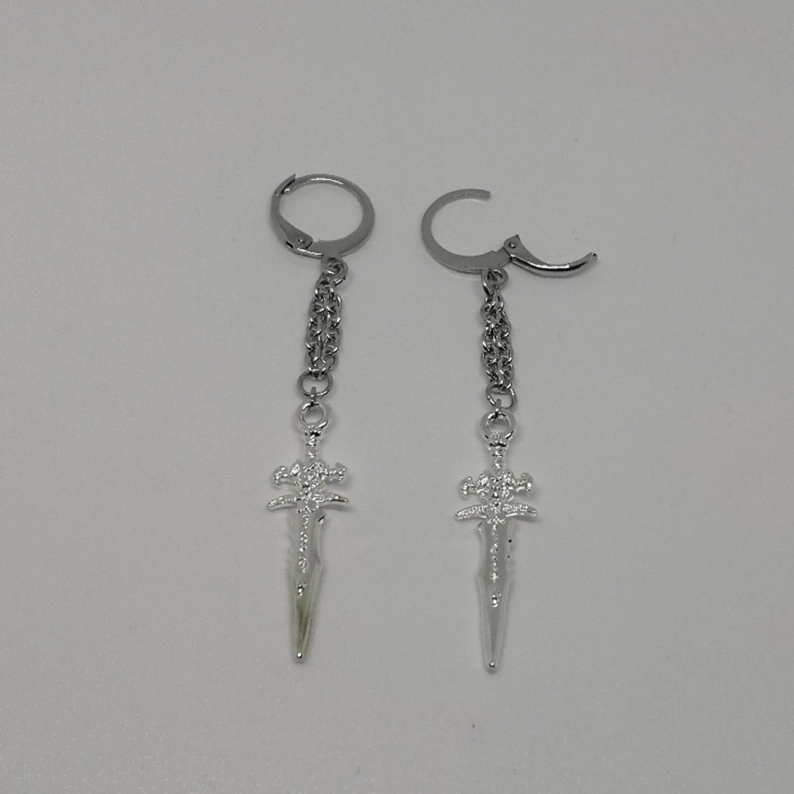 Örhängen ~Chained sword~