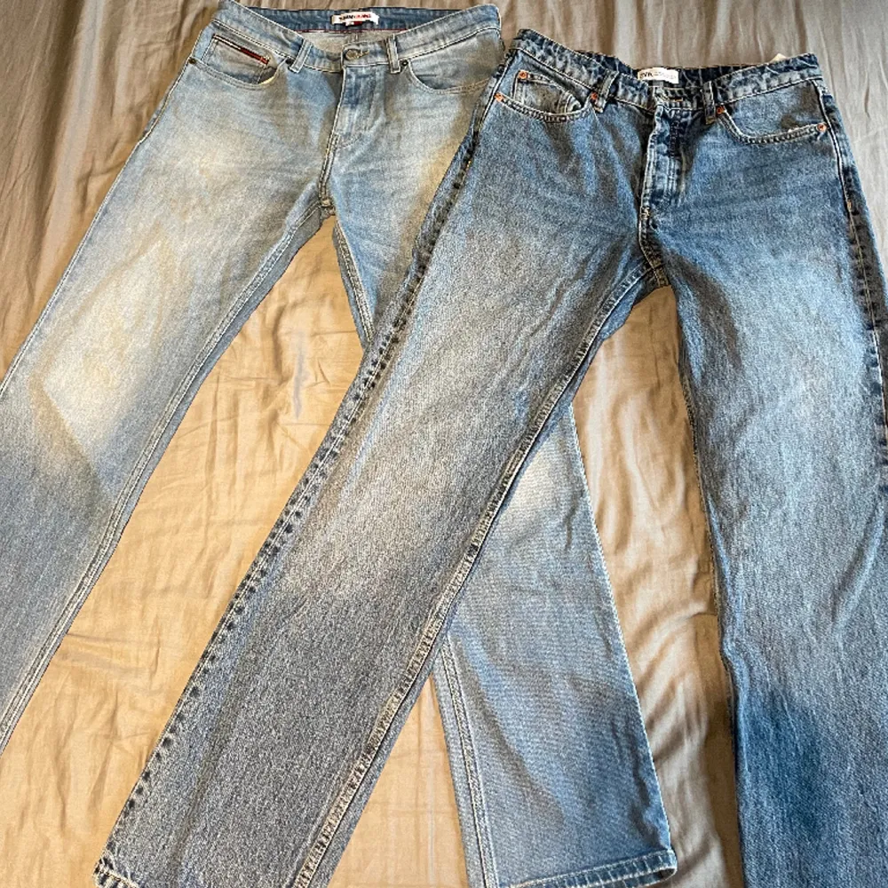 Två för 300, ett par för 200. Ett par är Tommy hilfiger och dem andra är zara. Mått i DM. Jeans & Byxor.